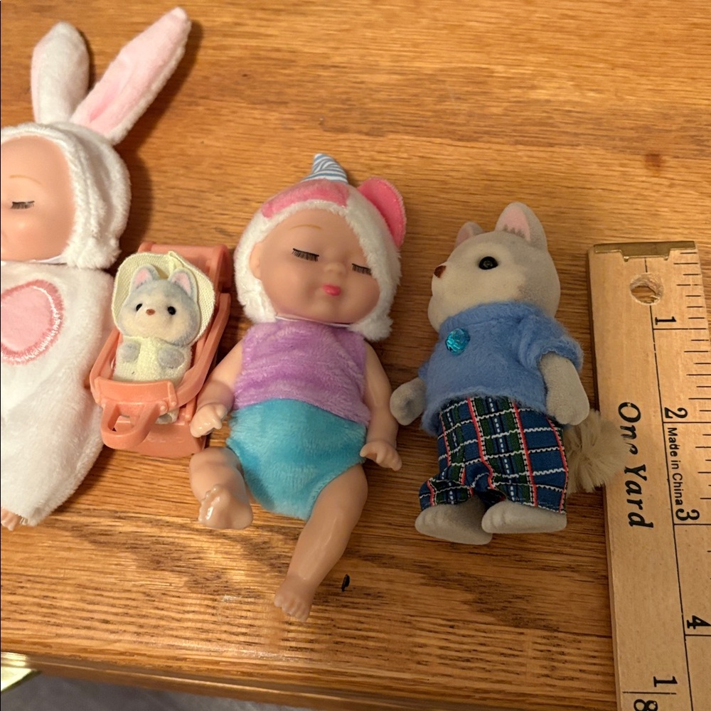 Lot of Assorted Mini Baby Dolls - Pink & White Outfits - Picture 5 of 5
